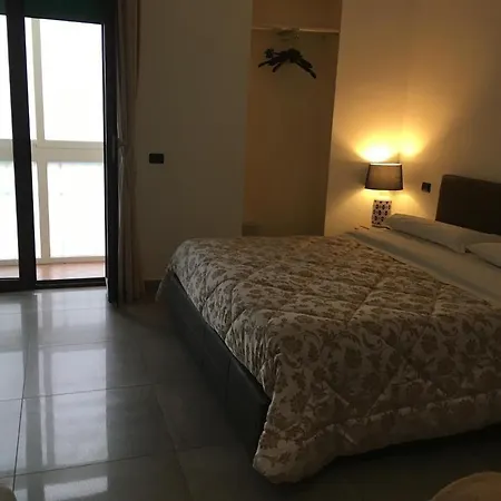 Prestige Nocleg ze śniadaniem Neapol