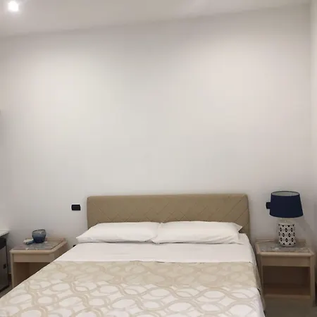 לינה וארוחת בוקר Prestige 4*